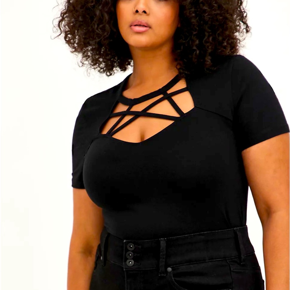 FOXY SWEETHEART NECKLINE STRAPPY CUTOUT SHORT SLEEVE TOP from Torrid
